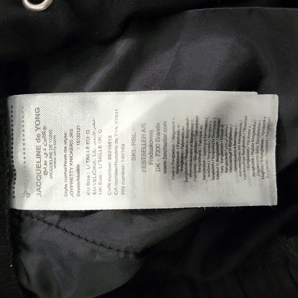 Jacqueline de Yong Black Capri Joggers large - Picture 8 of 9